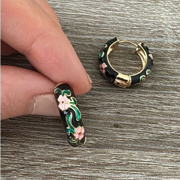 Floral Enamel Hoop Earrings N1084 - Picture 5 of 5